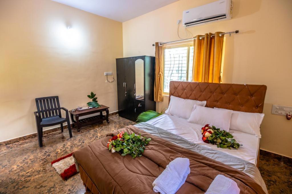 Saptami Hampi Homestay Esterno foto